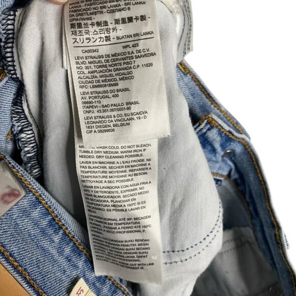 Levi's Women's Wedgie Straight Bridge of Bellflower Denim Jeans in Light Indigo - Picture 6 of 13